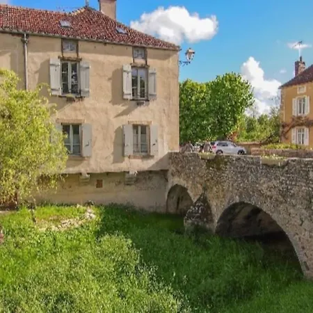 Confortable Maison Familiale A L'Entree Du Village Medieval Noyers-sur-Serein Exterior foto